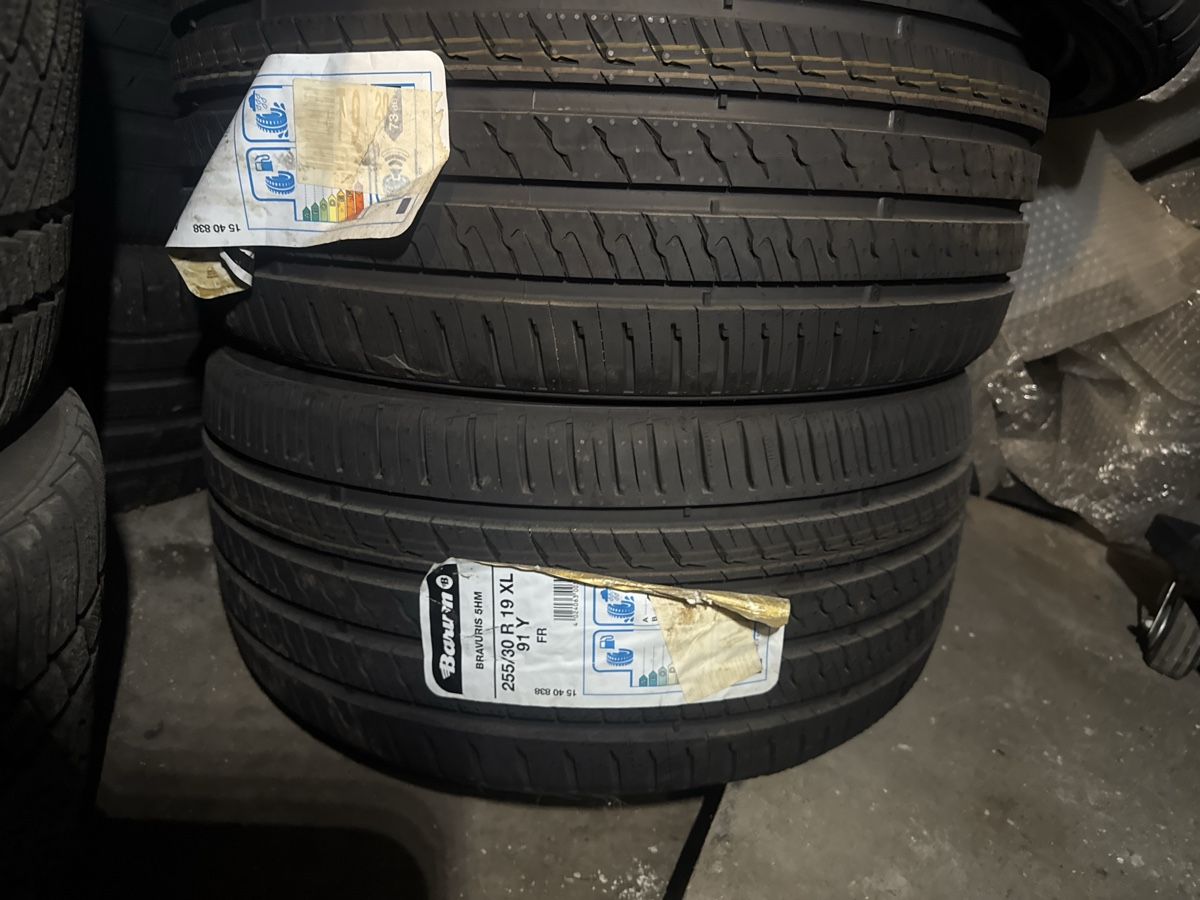 Pneus & Kompletträder: 255/30 R19 – Gebraucht aus Lenzburg von mpt_qr6v