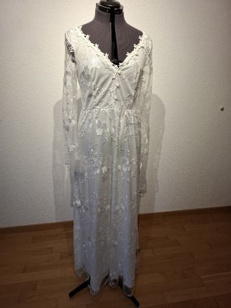 Wunderschönes Kleid mit Spitze, Grösse XL