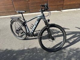 Trek Powerfly 7 (2021), nur 400km