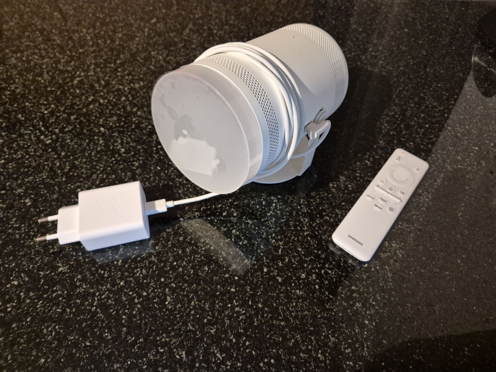 Samsung Videoprojektoren: Samsung The Freestyle 2.Gen **Garantie bis 2028** – Neu und originalverpackt aus Savognin von feibien83