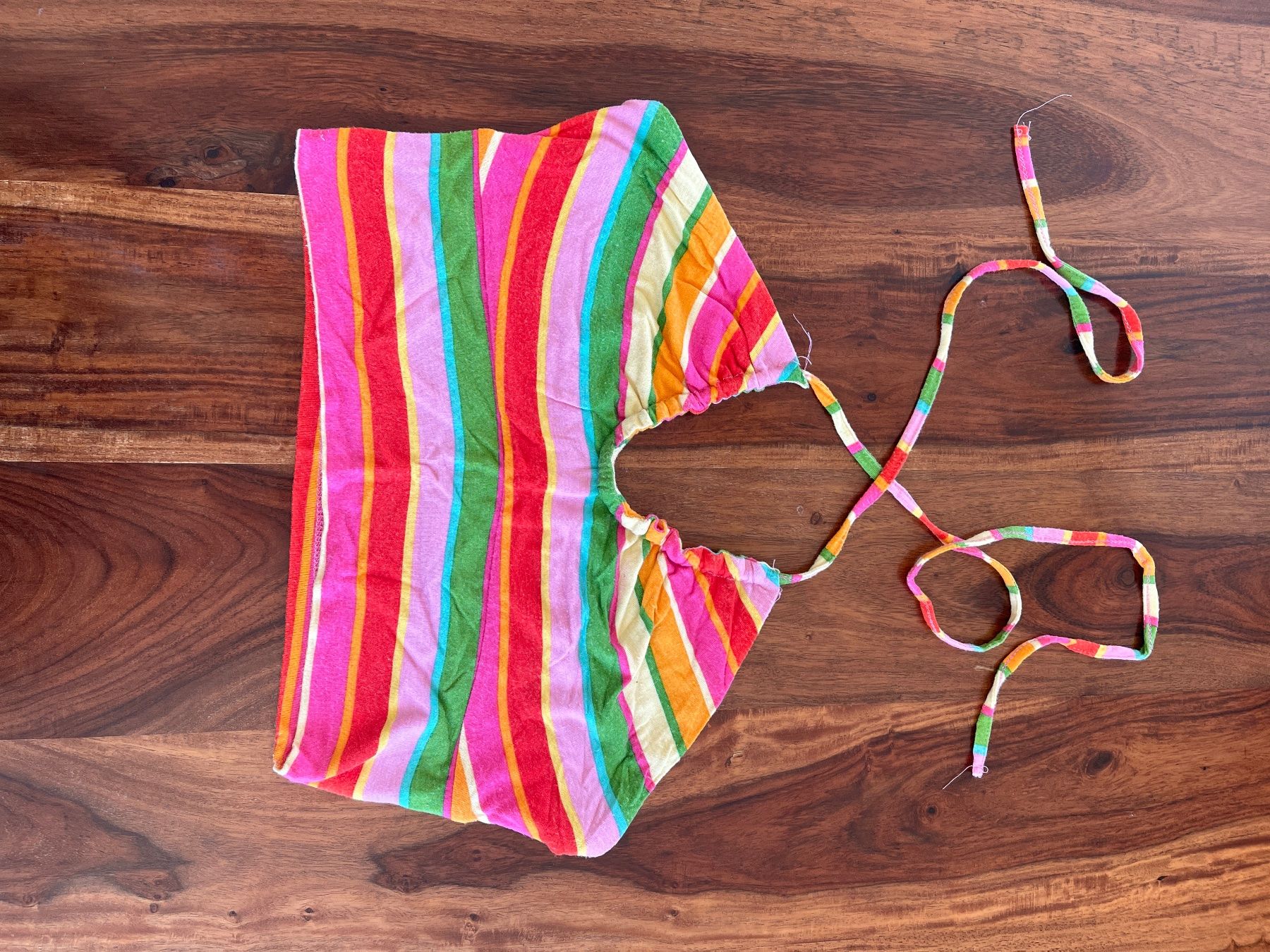 Bershka Top: Top estival coloré – Usato da Cossonay-Ville venduto da 021epi70