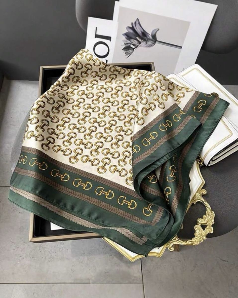 Foulards, Tücher & Schals: Foulard  – Neu und originalverpackt aus Châtel-St-Denis von Montclair_Swiss
