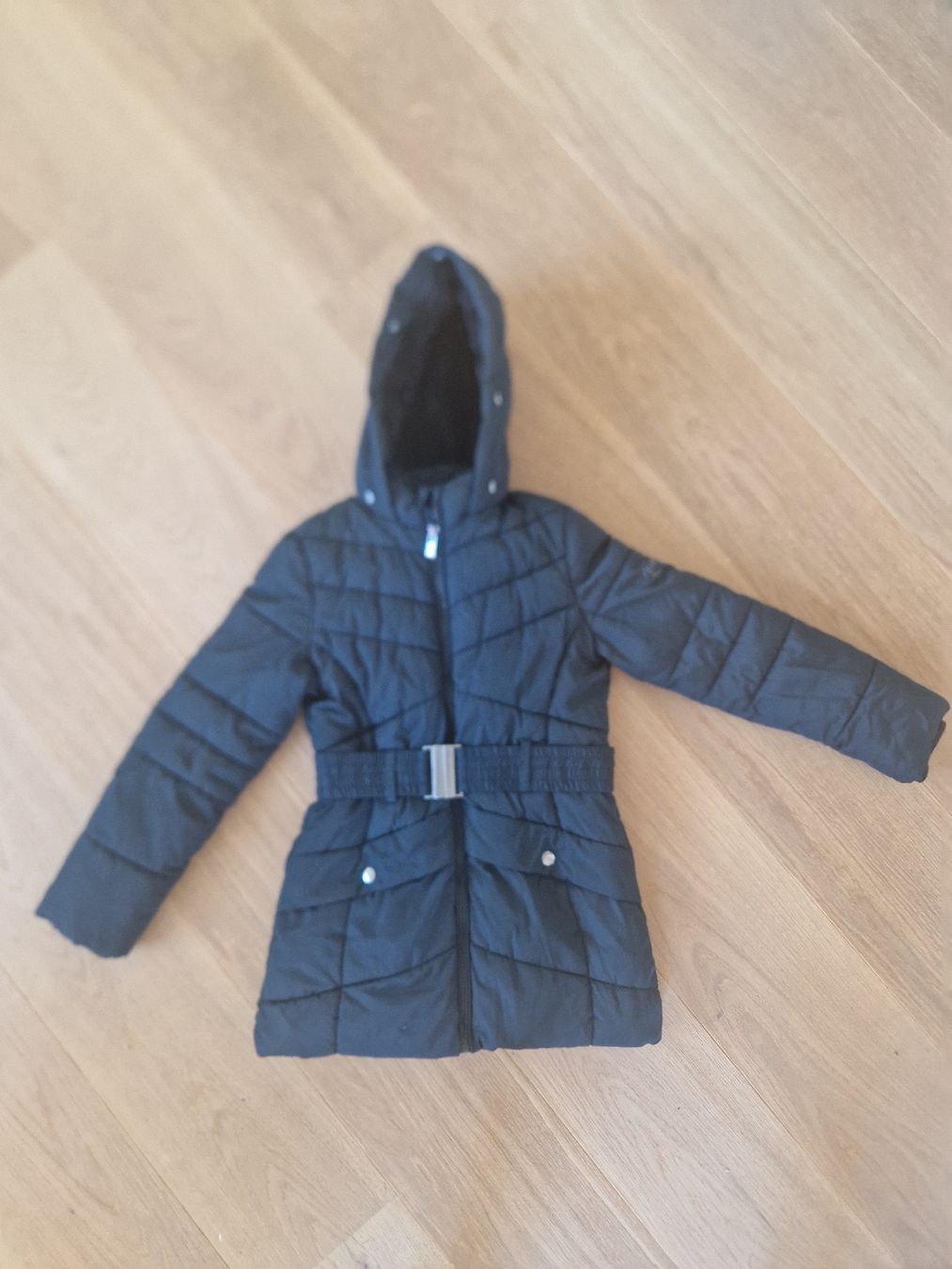 Giacche & Cappotti: Mädchen Winterjacke schwarz Gr. 134 – Usato da Winterthur venduto da Tobolog