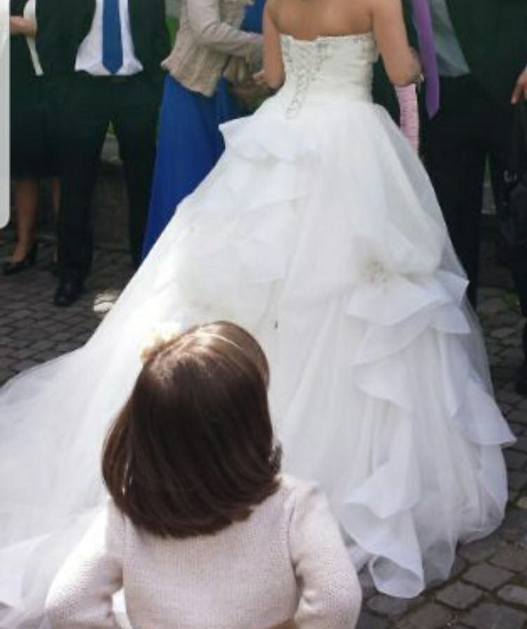 Kleider: Brautkleid Hochzeitskleid Grösse L – Gebraucht aus Berg TG von lisboa.sky 4