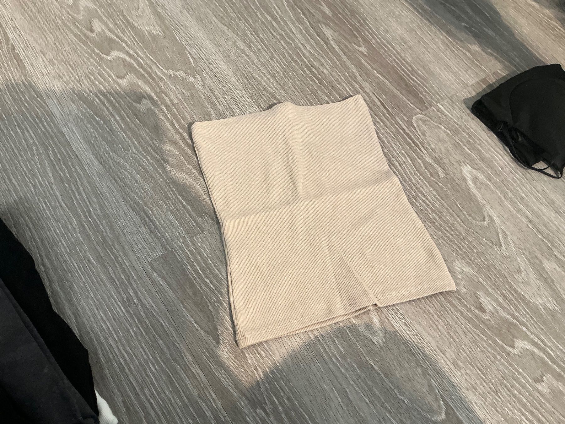 Top: Trägerloses Oberteil beige gerippt Gr.S – Nuovo (secondo la descrizione) da Würenlos venduto da Starceve 1