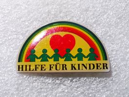 Ansteckpin 48: Hilfe für Kinder
