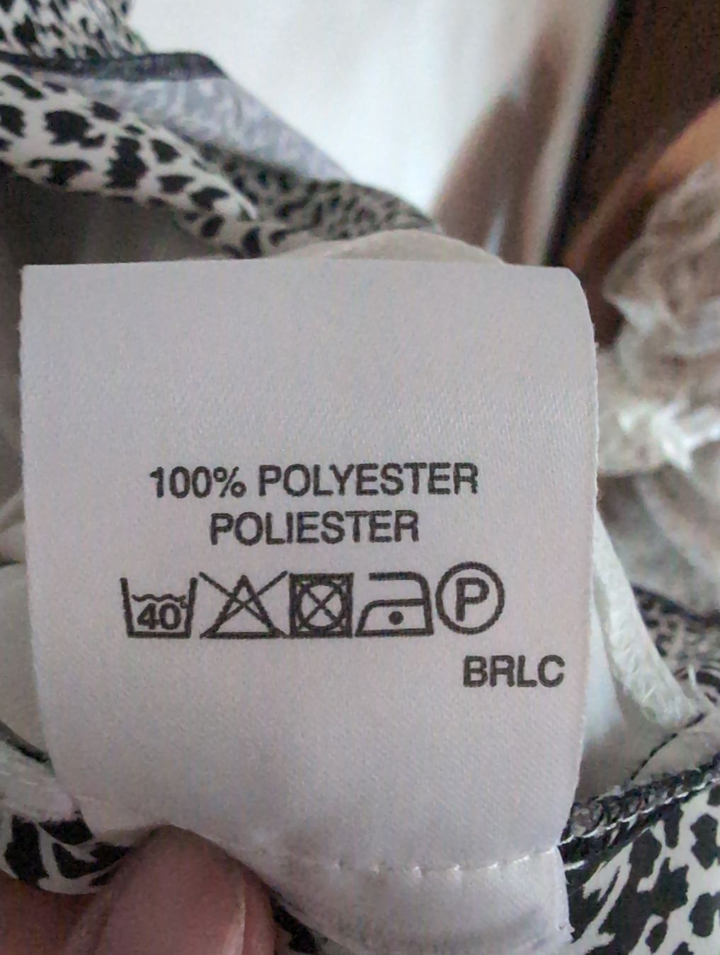 Blusen: Linea V Damenbluse, Gr. 40, schwarz/weiss, chic – Gebraucht aus Unterägeri von Fiobi 6