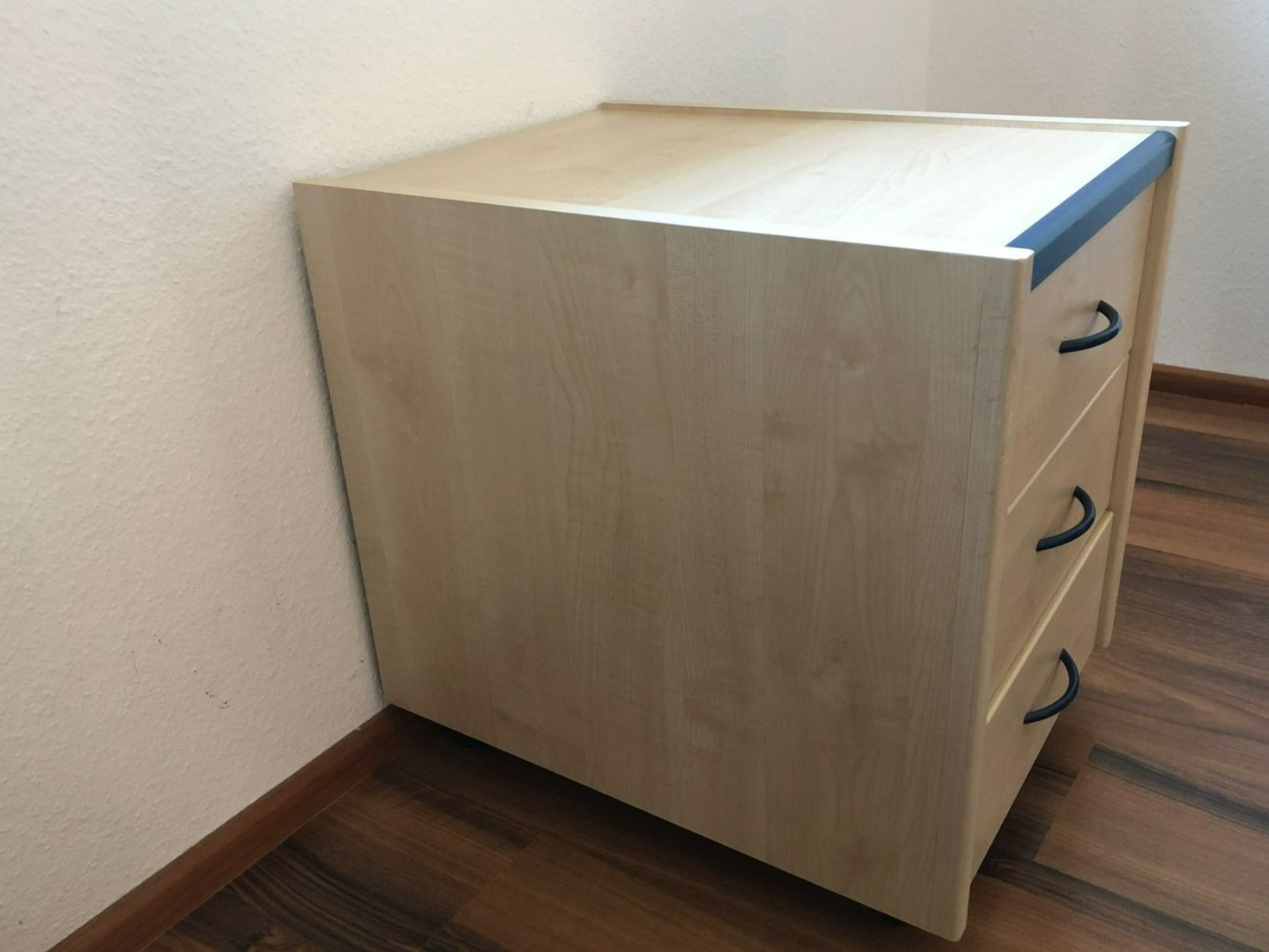 Banconi: Caisson de bureau sur roulettes - Rollcontainer – Usato da St-Aubin FR venduto da tigrou013 1