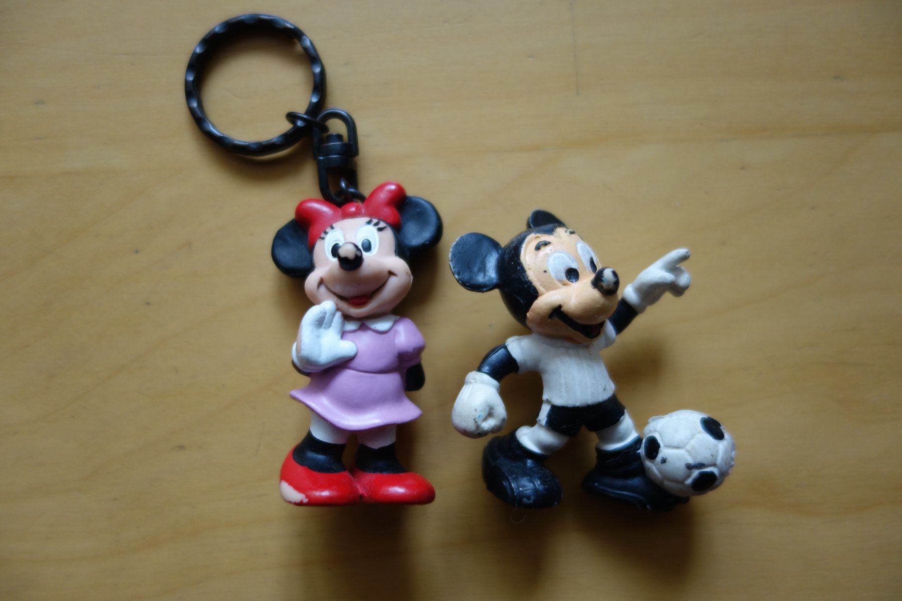 Disney Statuette: Mickey + Minnie Mouse Figurines – Usato da Romainmôtier venduto da Oaxaca9