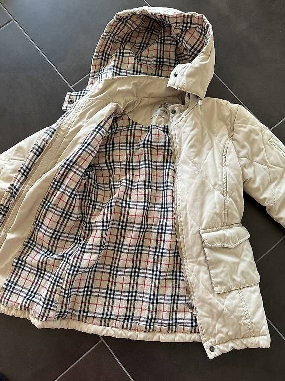 Jacken: Burberry Winterjacke neuwertig – Gebraucht aus Freienbach von ang_8xxz 2