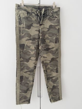 ZARA Camouflage Military Hose Gr. S