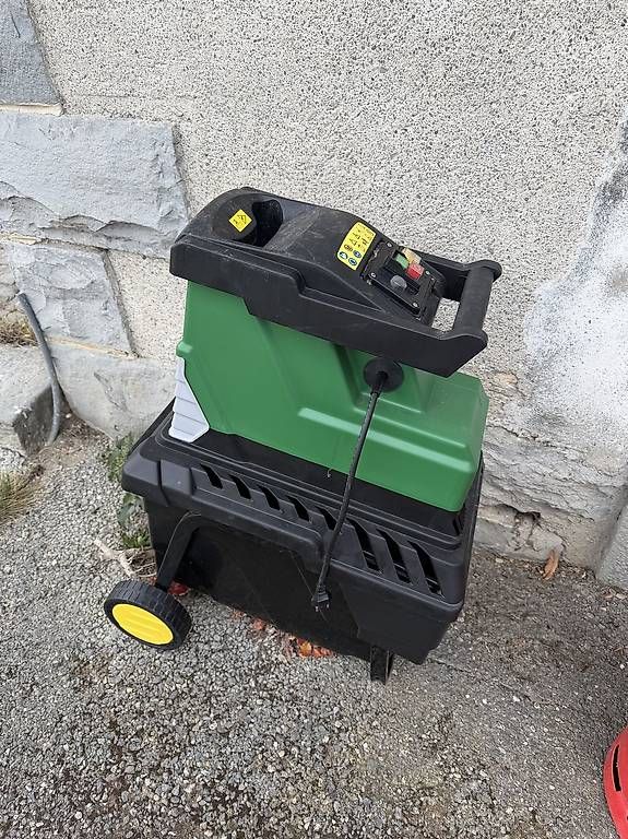 Trinciatrici: Broyeur de jardin  – Usato da Champéry venduto da yamachiche