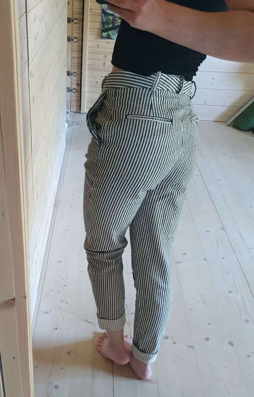 Zara Pantalons: Pantalon rayé Zara – D'occasion à Finhaut par sof_j2wn 2