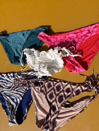 Set von 5 Bikini Unterteilen ca. Gr. M/L