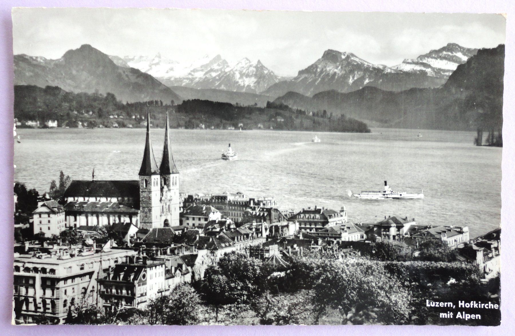 Cartoline postali: Luzern, Hofkirche mit Alpen – Difettoso da Fétigny venduto da Billy2miny