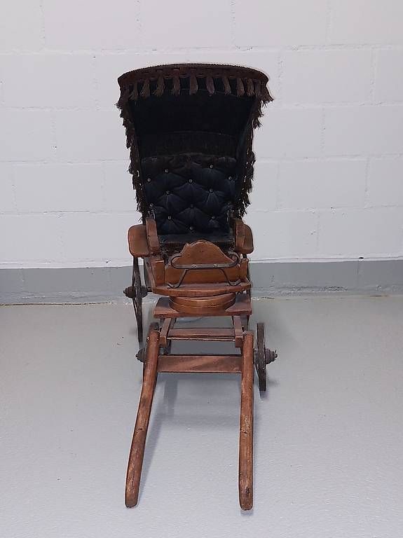 Carrozzine per bambole: Antiker Puppenwagen – Usato da Hefenhofen venduto da ucetsch