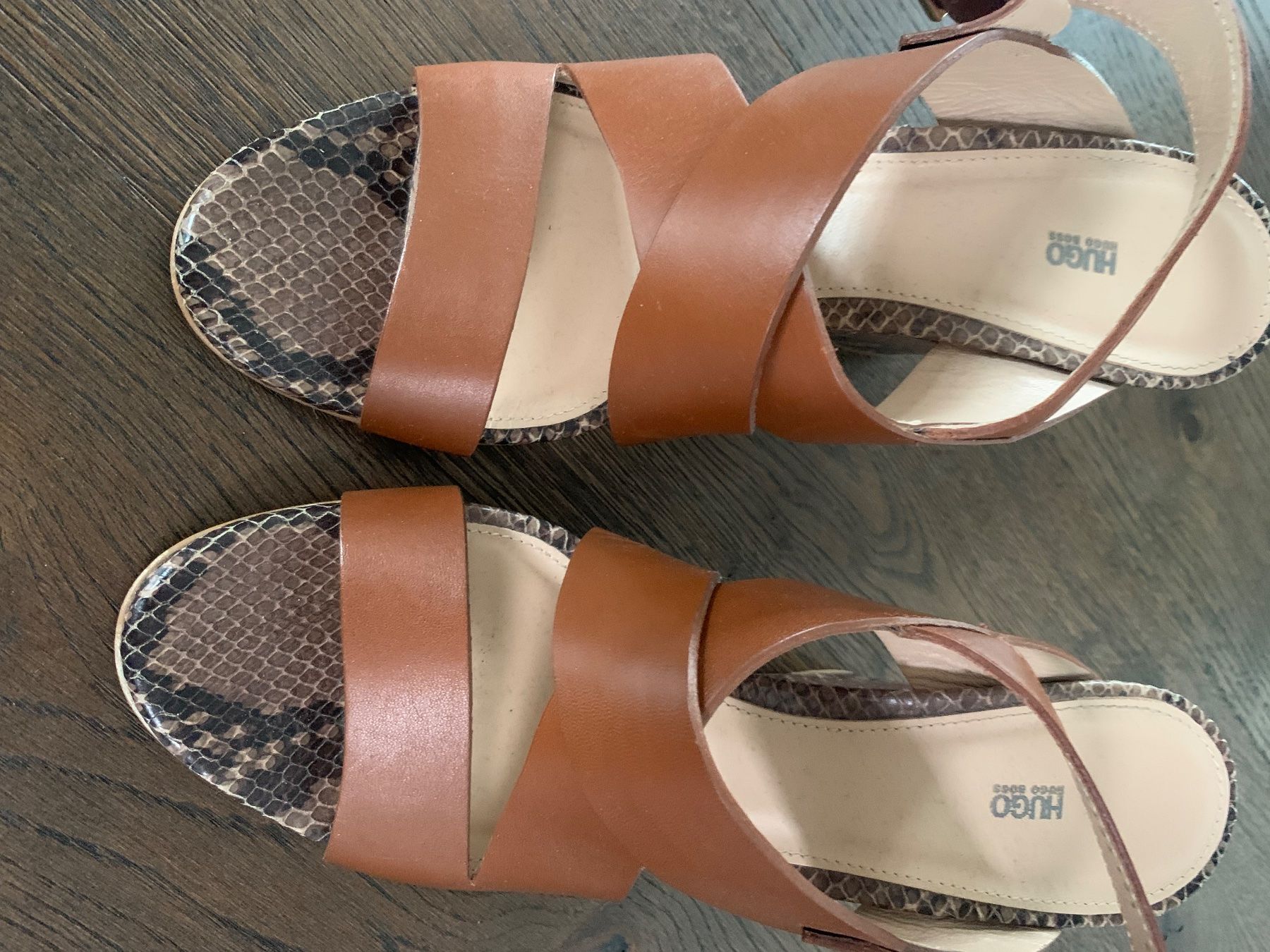 Hugo Boss Scarpe da donna: Brand New Hugo Boss Wedge Sandals – Nuovo (secondo la descrizione) da Uitikon Waldegg venduto da gha_v6gz 3
