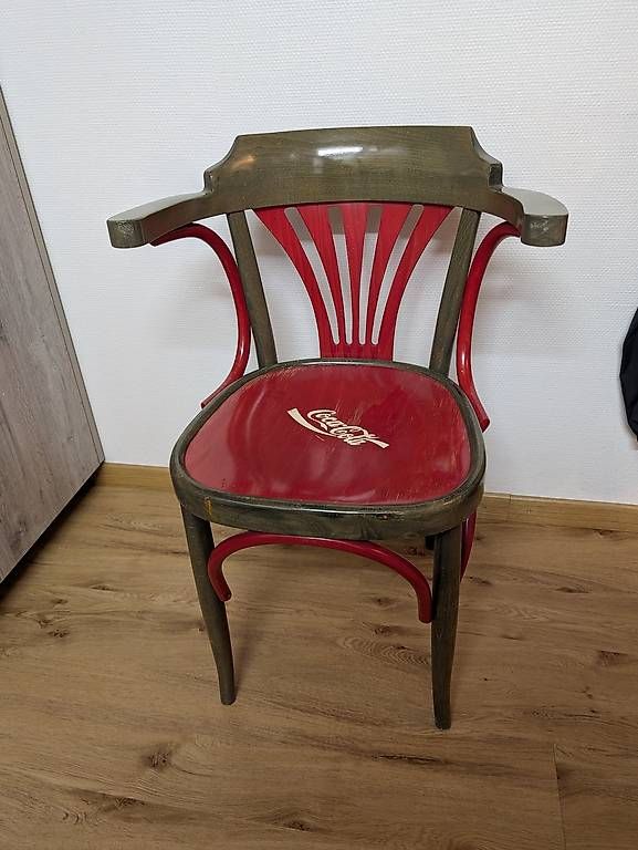 Chaises: Vintage Coca Cola Holzstuhl – D'occasion à Teufen AR par Zoolookoli