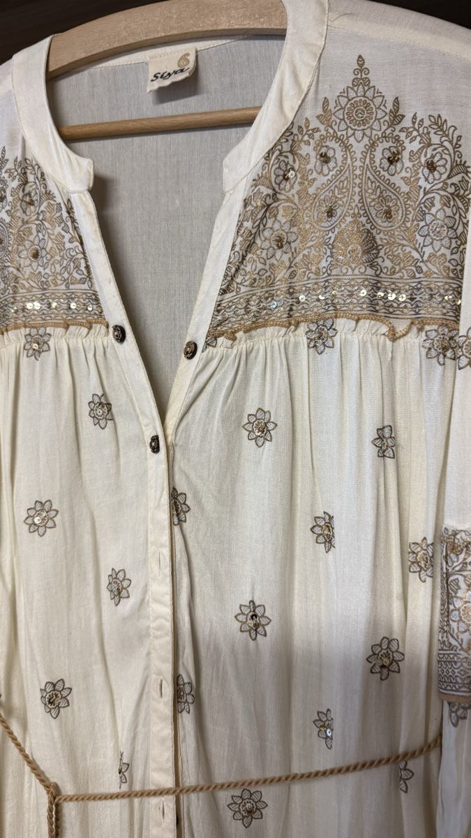 Vestiti: Boho-Maxikleid / Kaftan in Creme mit goldfarb. Muster grM  – Nuovo (secondo la descrizione) da Haslen GL venduto da rana04 3