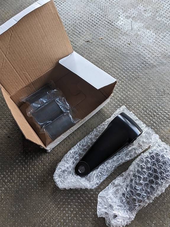 Topcase: Fixations phare moto Caferacer – Usato da Lausanne venduto da MarcVertesi 1