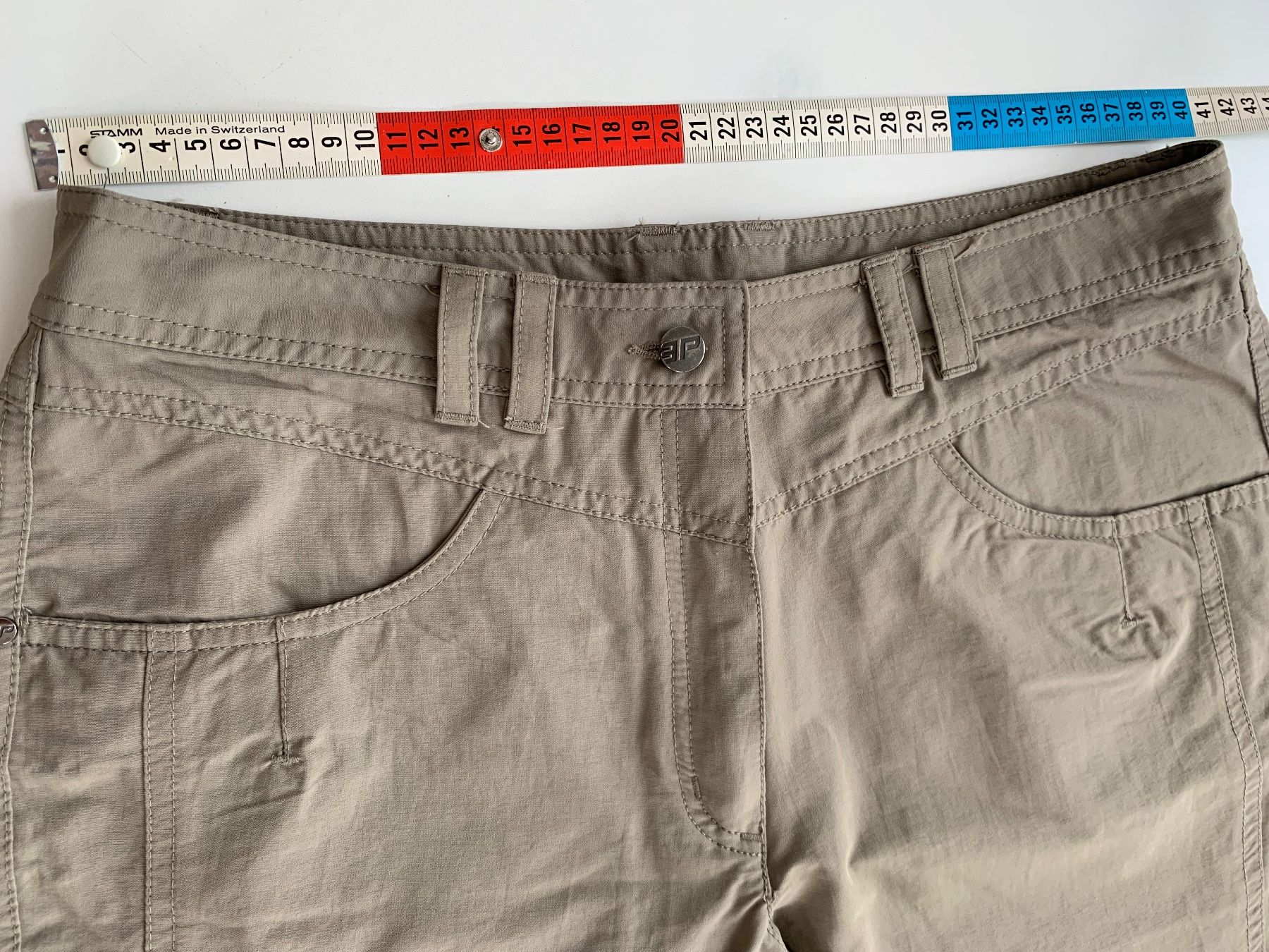 Pantaloni: Freizeit - Damen Sporthose beige 3/4 Länge. – Usato da Baar venduto da Daysi2 1