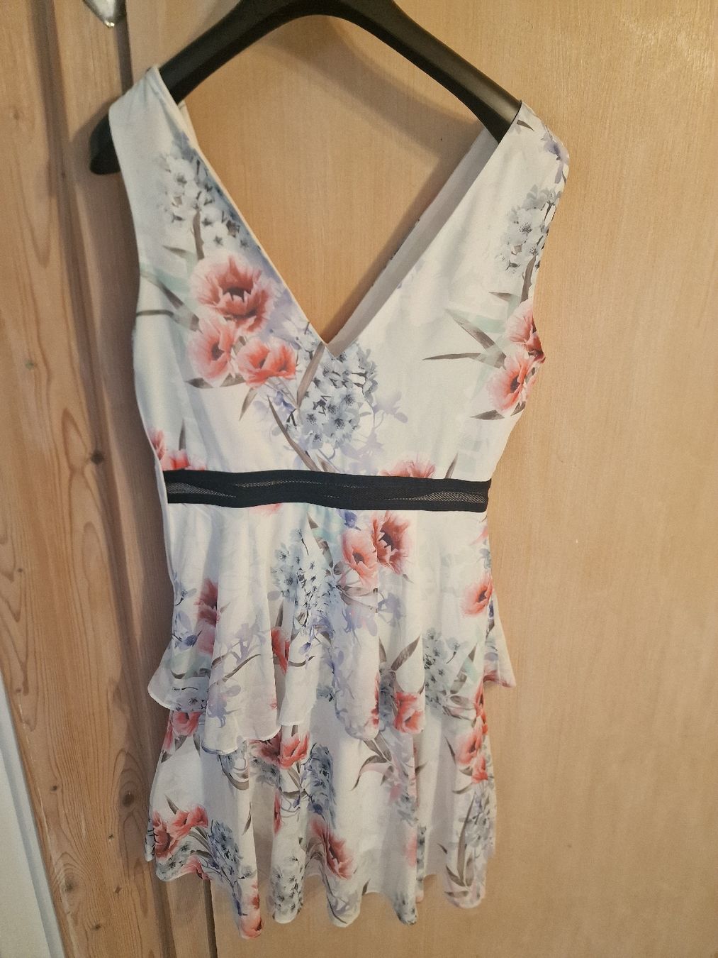 Guess Vestiti: Kleid Guess Grösse M geblümtes Muster  – Nuovo (secondo la descrizione) da Winterthur venduto da Winti1993 1