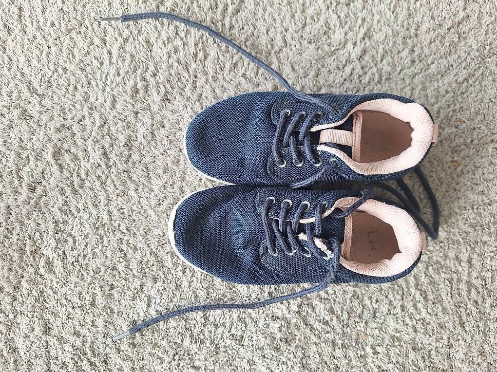 Schuhe für Mädchen: Chaussures taille 29 – Gebraucht aus Corcelles NE von joh_9vj9 1