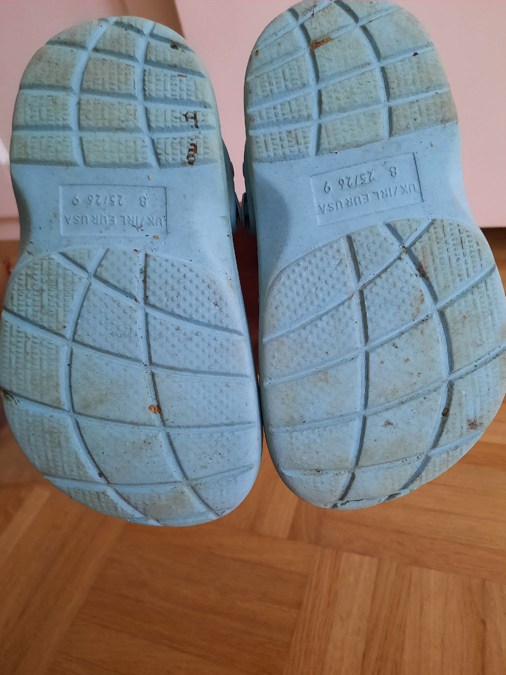 Scarpe per ragazzi: Kinder Badeschuhe, Grösse 25/26 – Usato da Ettingen venduto da Guggerin 2