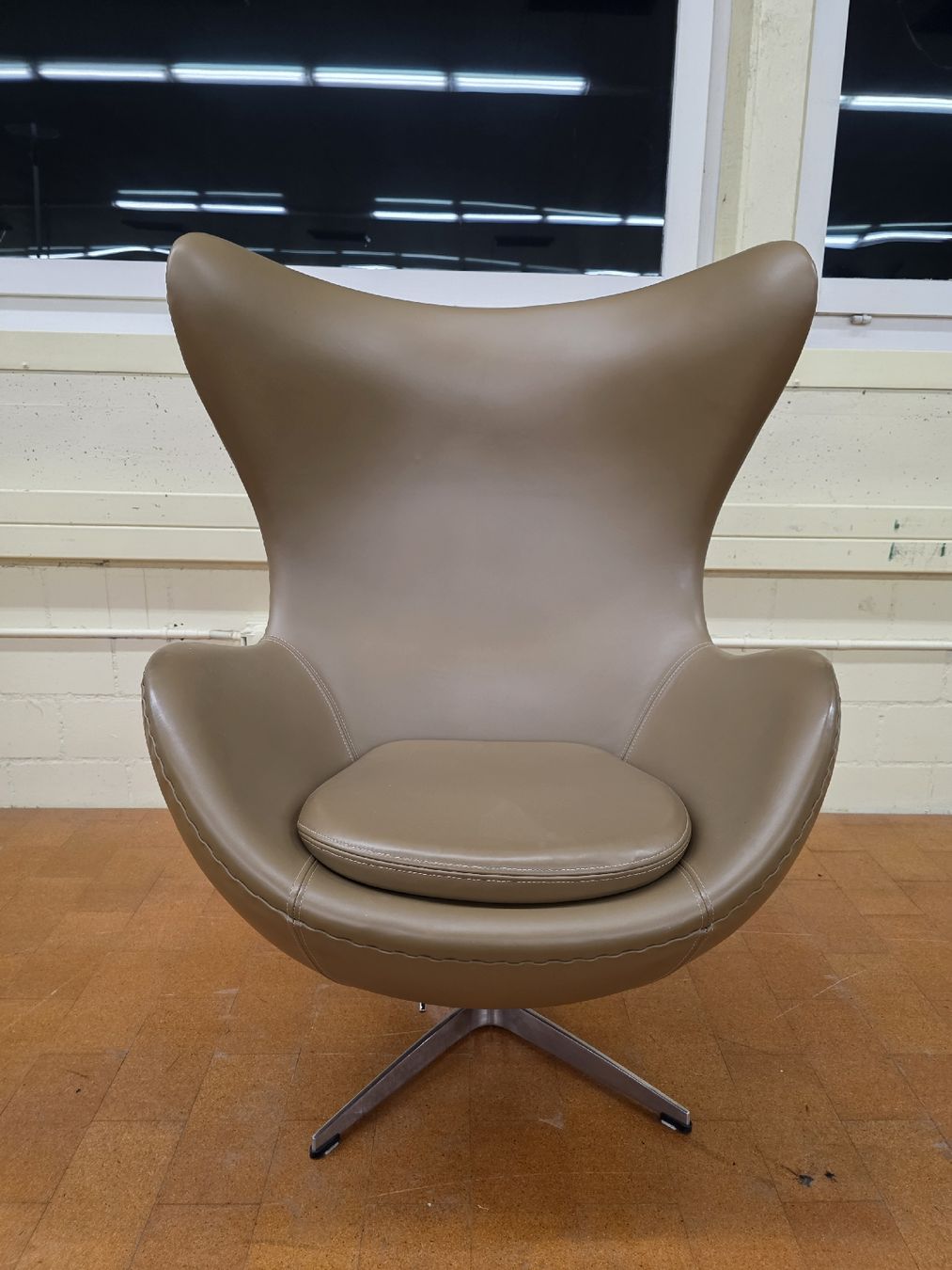 Poltrone: Designer Sessel Egg Chair Arne Jacobsen  – Usato da Lichtensteig venduto da Polsterwerk 3