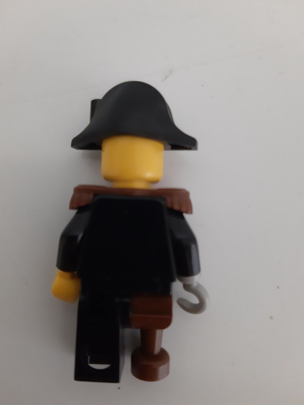 Lego Statuette: Lego Kapitän Rotbart Figure – Usato da Buchs SG venduto da Bray_Law 3