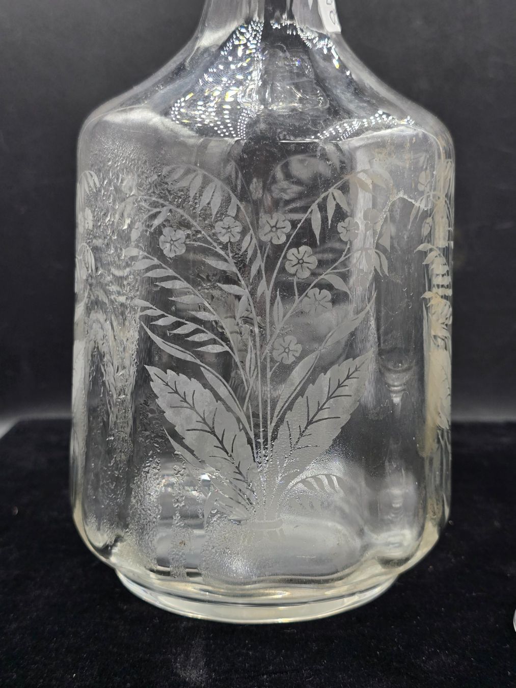 Carafes: Antike Glaskaraffe geschliffen mit 1 Glas – D'occasion à Rorschacherberg par snOOpydOg11 2