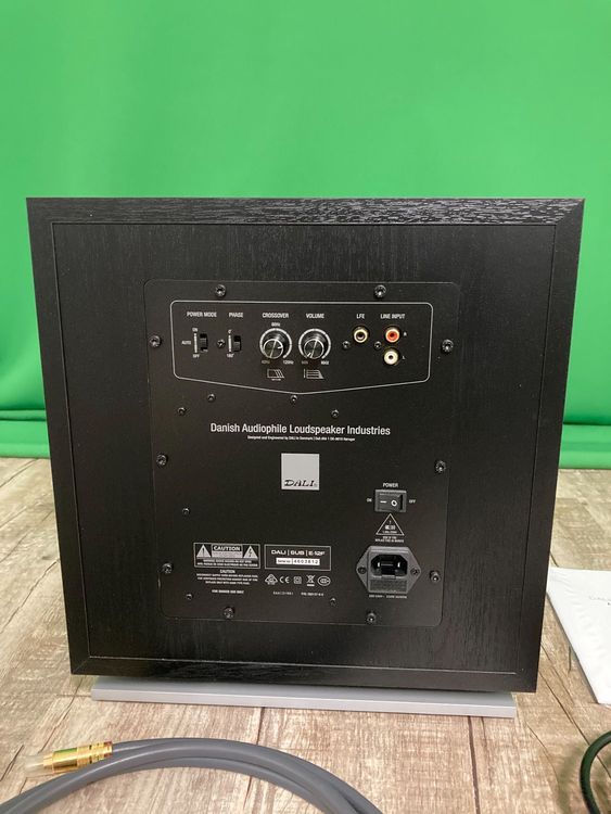 Dali Sub E12F Subwoofer inkl. 2m Kabel Kaufen auf Ricardo