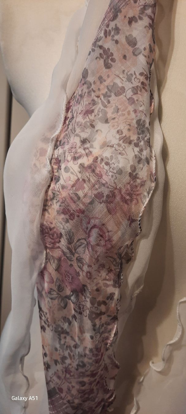 Foulards & écharpes: SCHAL weiss/blumig – D'occasion à Wädenswil par H2H_Secondhandshop 2
