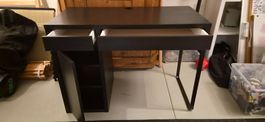 Schreibtisch schwarz mit Schubladen und Fach