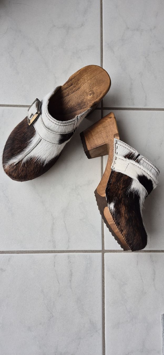 Herrenschuhe: Woody Clogs, Gr. 42, mit Kuhfell, neu – Neu und originalverpackt aus Oetwil am See von jarra01 8