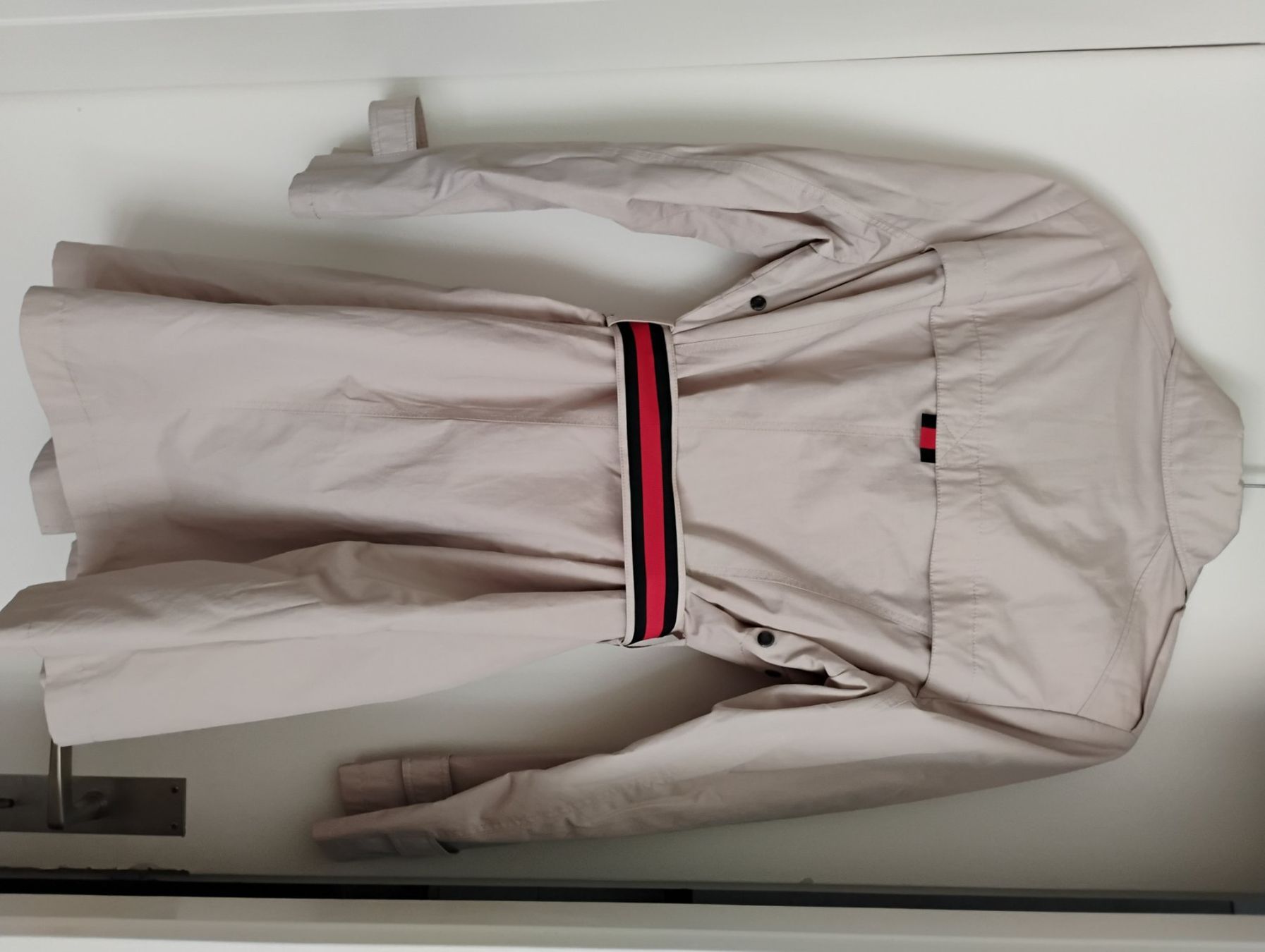 Comma Cappotti: Trenchcoat Comma Gr 44 neu – Nuovo (secondo la descrizione) da Zürich venduto da ast_8nph 2