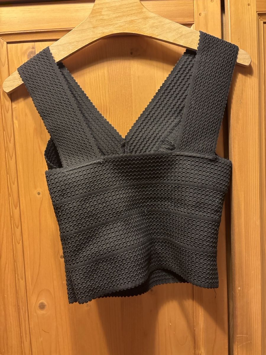 H&M Top: Crop noir texturé à bretelles, taille S 36 – Usato da La Chaux-de-Fonds venduto da lea_77ly 1
