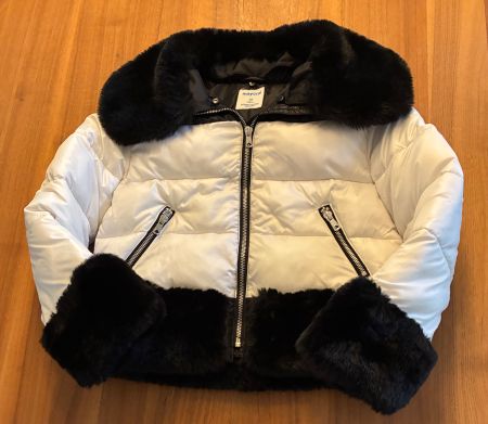 Wunderschöne Mädchenjacke Grösse 140