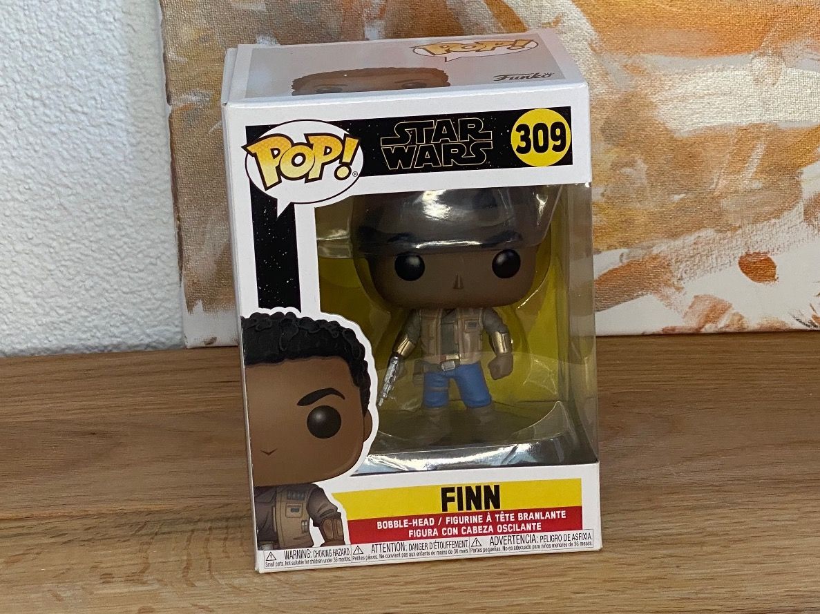 Funko Statuette: Funko Pop - Star Wars - Finn #309 – Nuovo e nell'imballaggio originale da Oensingen venduto da CSCollectors