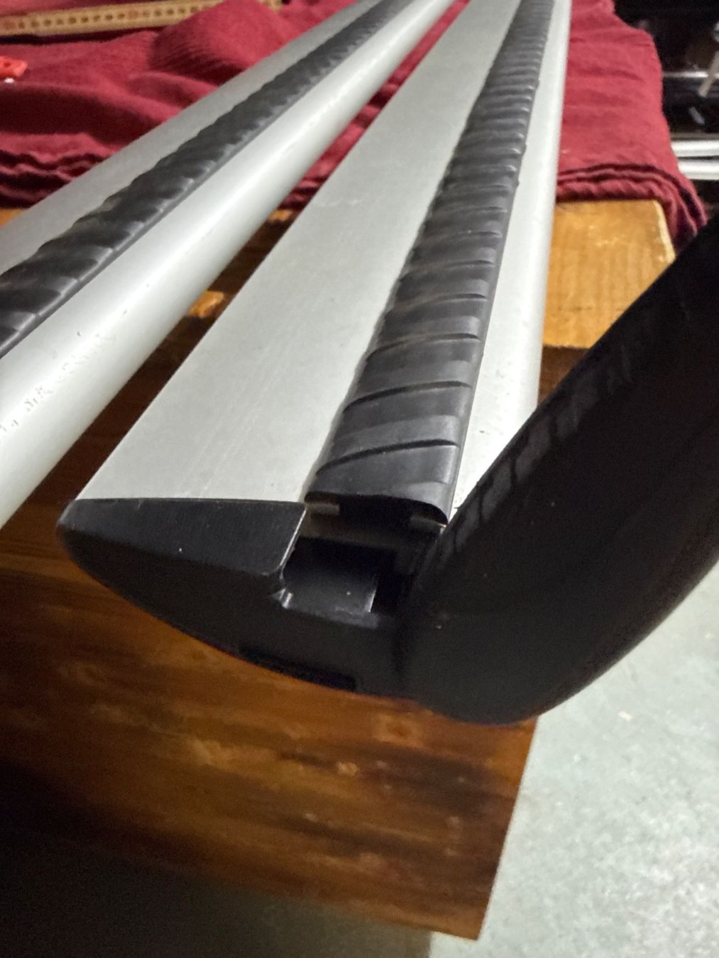 Barres de toit: THULE WINGBAR diverse Längen – D'occasion à Buttikon SZ par All4yours 2