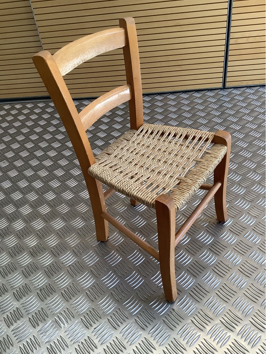 Sedie: Kinderstuhl/chaise d’enfant – Usato da Fribourg venduto da Rosyrosy 1