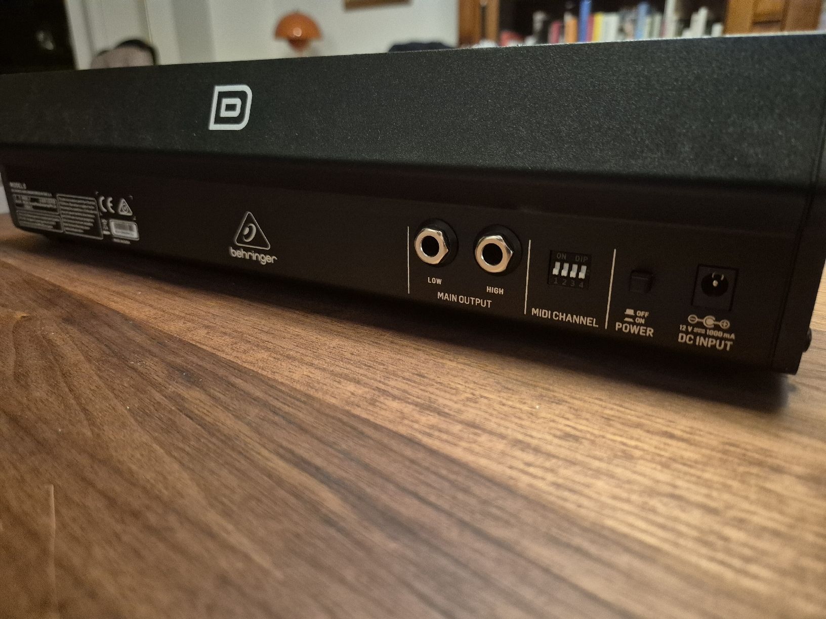 Behringer Strumenti musicali: Behringer Model D synthesizer like new & Decksaver – Nuovo (secondo la descrizione) da Lausanne venduto da sgo_vm6d 2