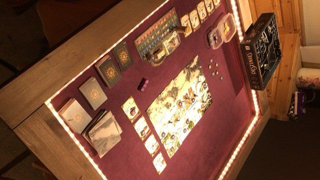 Jeux: Brettspiel Tisch – D'occasion à Zollikofen par aar_lh7v 1