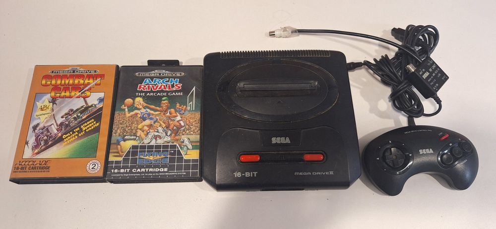 Sega Mega Drive mit 2 Spielen und 1 Controller (Gebraucht) in Naters ...