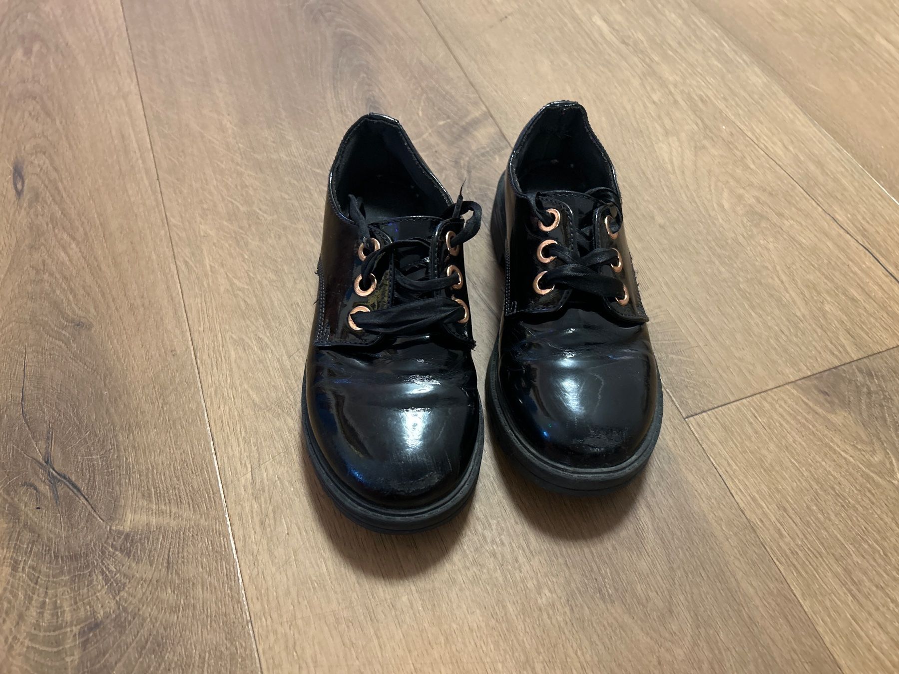 Next Scarpe per ragazze: Next Halbschuhe Lack Mädchen Gr 32.5 – Usato da Regensdorf venduto da Spyke55 1