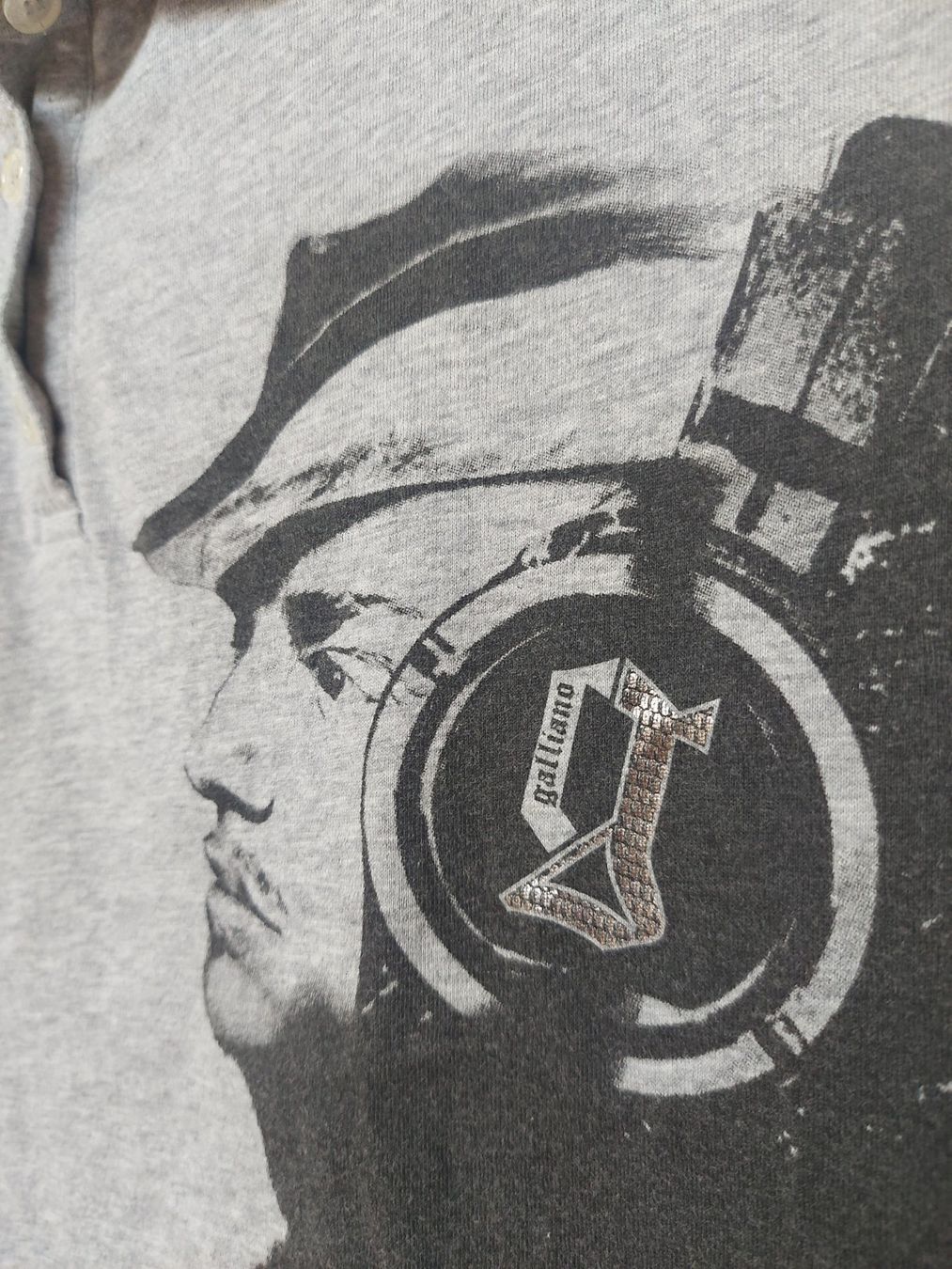 John Galliano T-shirt: T-shirt Galliano - Taille S/M – Usato da Lausanne venduto da Super-cerise 2