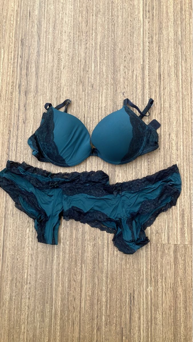 Altra biancheria intima: BH und Slip Set Petrol/Schwarz  – Usato da Ruggell venduto da VegasGirl
