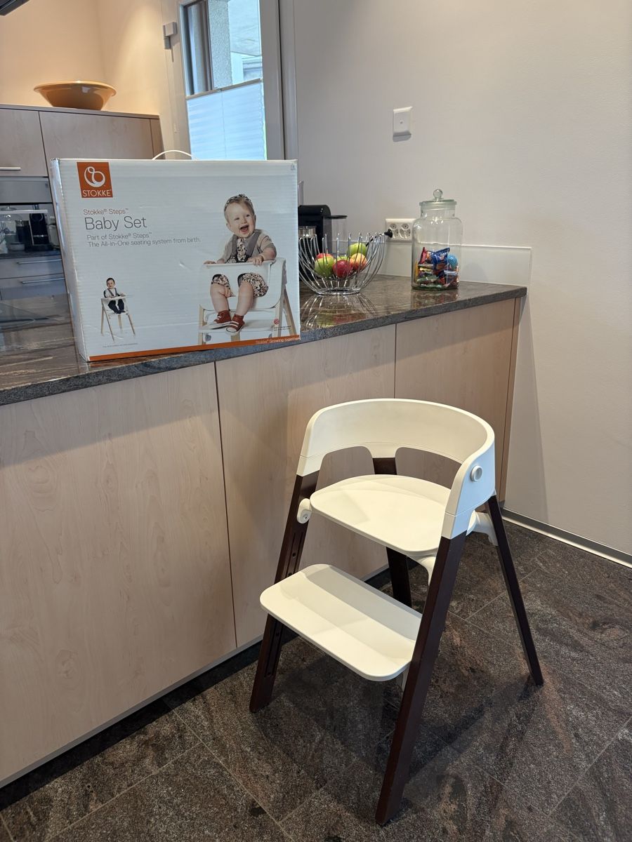 Stokke Seggioloni: Stokke Kinderstuhl mit Baby Set – Usato da Wittenbach venduto da kramerei.vanessa 3