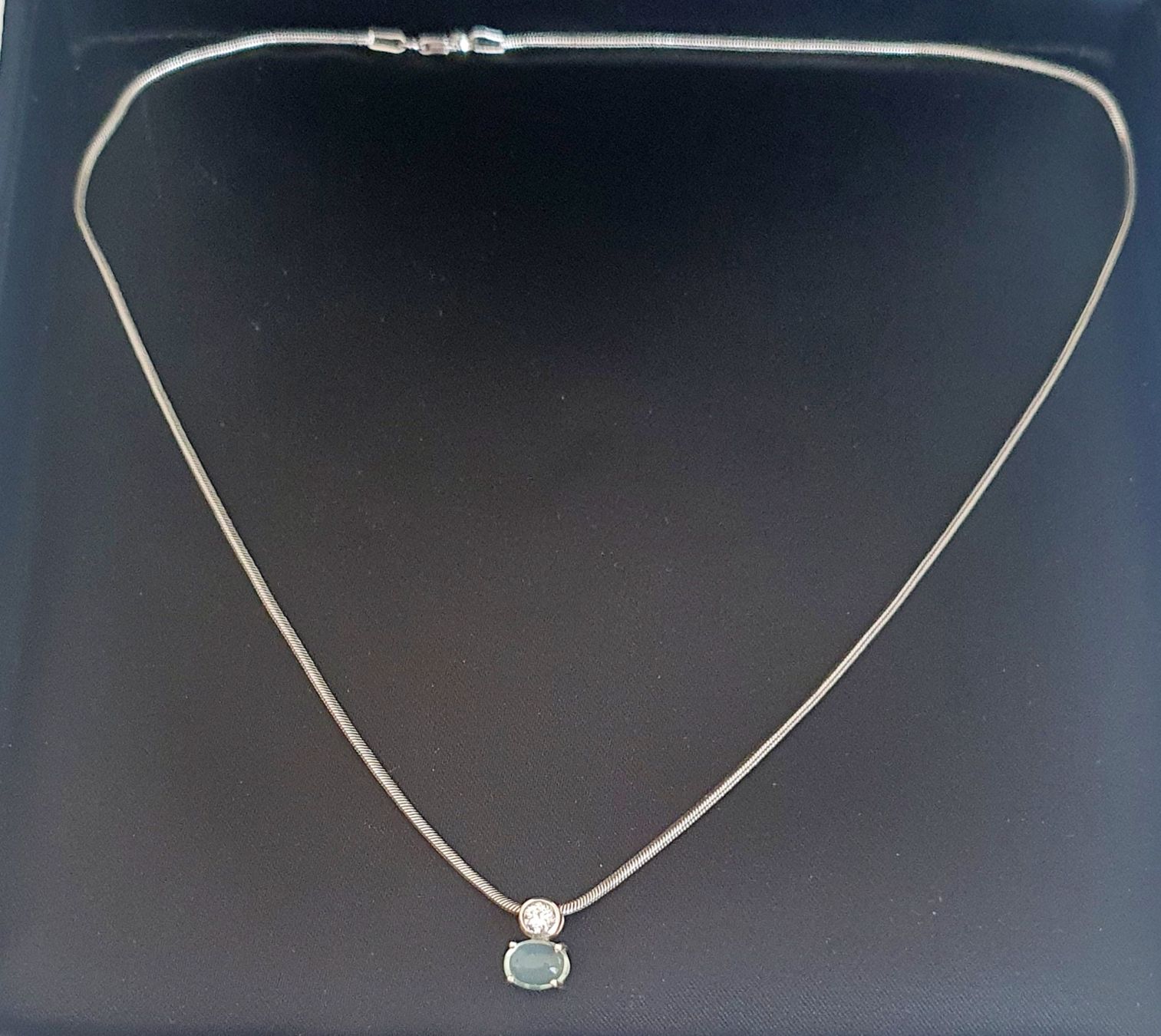 Ketten: Silberkette mit hellblauem Stein Anhänger,  925 silber – Gebraucht aus Kreuzlingen von Wunderkiste123
