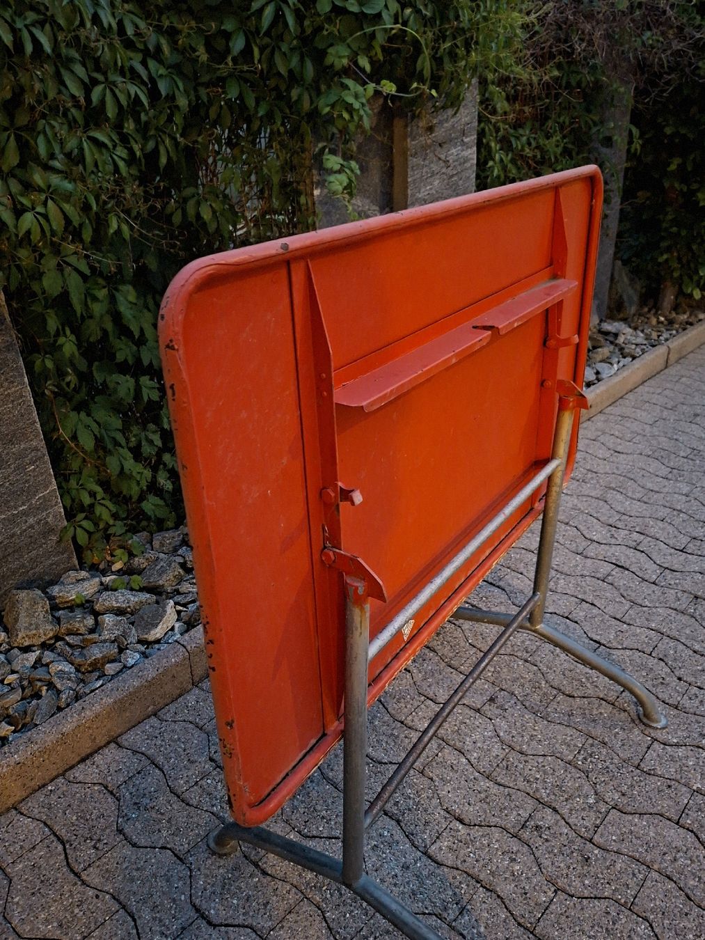 Bigla Tavoli: Bigla Gartentisch/ Blechtisch 120x70cm abklappbar orginal – Usato da Ganterschwil venduto da HeidiuPeter 4